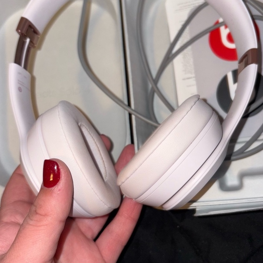 Beats by Dre On-Ear Headphones White with Cushioned Comfort